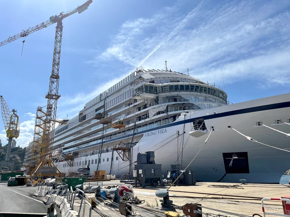 Viking Vela ormeggiata in cantiere: contesto della nave